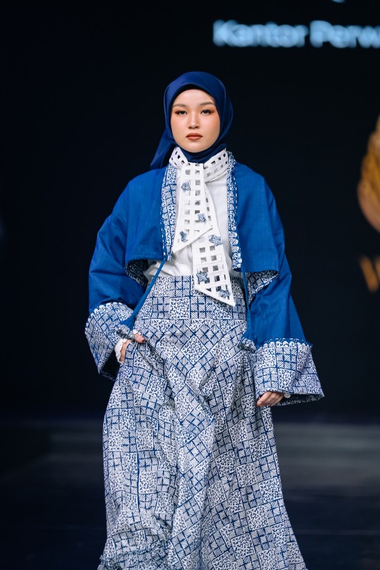 Batik Widayati hadirkan “Kun Anta, Blossom As You Are”, koleksi batik alami yang rayakan keanggunan dan ketangguhan perempuan.