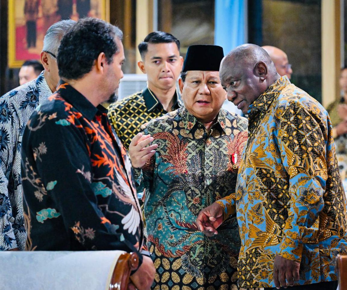 Jamuan kenegaraan Prabowo–Ramaphosa tampil hangat, menegaskan persahabatan Indonesia–Afrika Selatan dalam balutan budaya Nusantara.