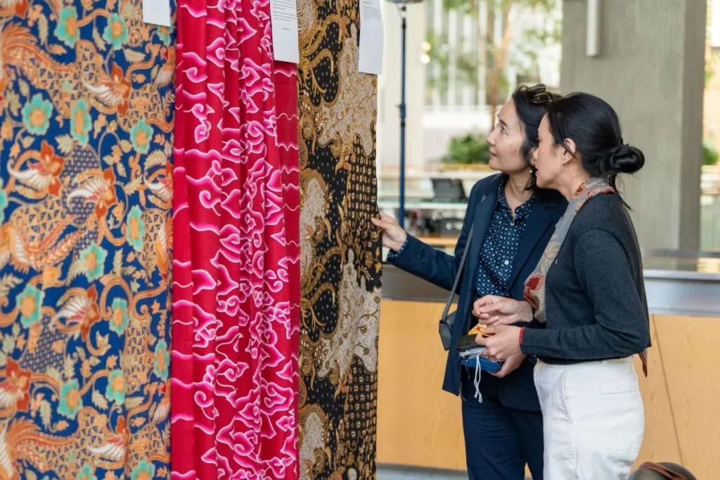 KBRI Washington rayakan Hari Batik Nasional di Bank Dunia, perkuat diplomasi budaya dan pengakuan global terhadap batik Indonesia.