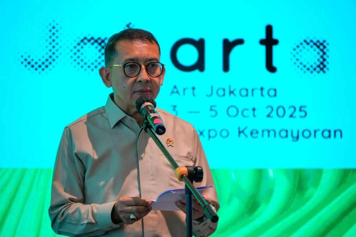 Fadli Zon tegaskan seni rupa jadi penggerak ekonomi kreatif berkelanjutan dan berkomitmen dukung pameran seperti Art Jakarta 2025.