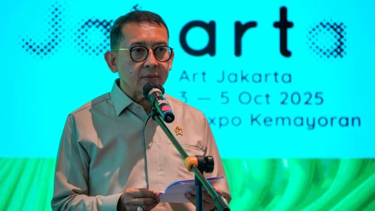 Fadli Zon tegaskan seni rupa jadi penggerak ekonomi kreatif berkelanjutan dan berkomitmen dukung pameran seperti Art Jakarta 2025.