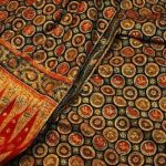 Batik Sumatera Selatan: sejarah Palembang, motif pesisir & sungai, teknik pewarnaan, tantangan regenerasi, peluang revitalisasi wastra.