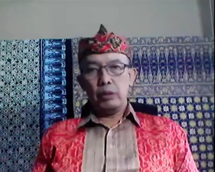 Kisah Kanjeng Ratu Kencono, pencipta motif cinta, dikisahkan Dr. Farid Abdullah sebagai perjalanan cinta, doa, dan sejarah Jawa abad ke-18.