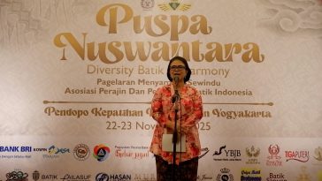 Pembukaan Pameran Puspa Nuswantara rayakan HUT ke-8 APPBI dengan sambutan GKBRAA Paku Alam yang menekankan kolaborasi dan promosi batik nasional.