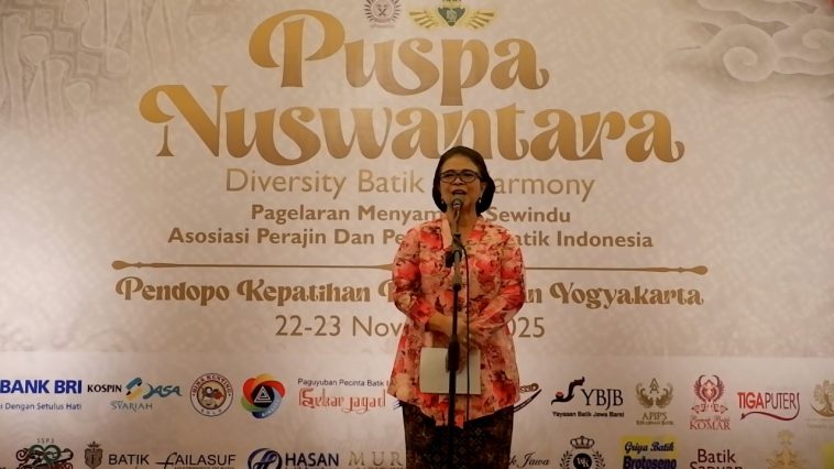 Pembukaan Pameran Puspa Nuswantara rayakan HUT ke-8 APPBI dengan sambutan GKBRAA Paku Alam yang menekankan kolaborasi dan promosi batik nasional.