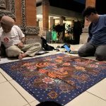 Pameran Puspa Nuswantara APPBI menghadirkan kerja kolektif penuh dedikasi, dari penataan karya hingga kuratorial batik masterpiece Indonesia.