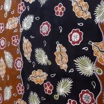 Kisah Waritri Mumpuni mengolah tradisi Melayu Deli Serdang dalam batik “Keindahan Deli Serdang”, simbol identitas dan kejayaan budaya.