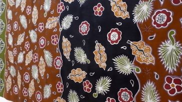 Kisah Waritri Mumpuni mengolah tradisi Melayu Deli Serdang dalam batik “Keindahan Deli Serdang”, simbol identitas dan kejayaan budaya.
