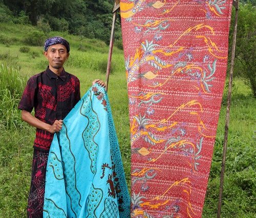 Tiga tokoh kunci menjaga batik Subang tetap hidup, dari penggerak organisasi hingga pencipta motif, di tengah minim dukungan dan persaingan pasar.