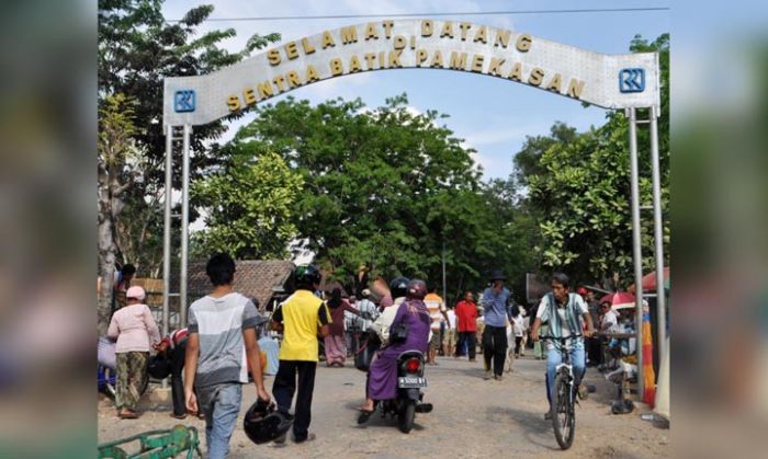Pasar 17 Agustus jadi pusat batik tulis terbesar dunia. Tradisi kuat, harga beragam, kualitas unggul, budaya batik hidup sehari-hari.