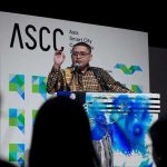 Wali Kota Makassar Munafri Arifuddin memukau ASCC 2025 dengan batik Lontara, menonjolkan diplomasi budaya dan komitmen lingkungan kota.
