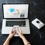 Media sosial menarik perhatian, microsite membangun kepercayaan. Pelajari seni mengarahkan audiens dari konten sosial ke rumah digitalmu.