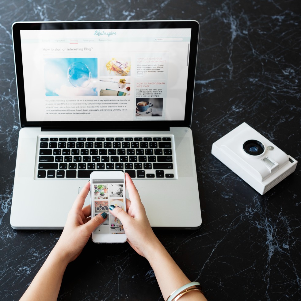 Media sosial menarik perhatian, microsite membangun kepercayaan. Pelajari seni mengarahkan audiens dari konten sosial ke rumah digitalmu.