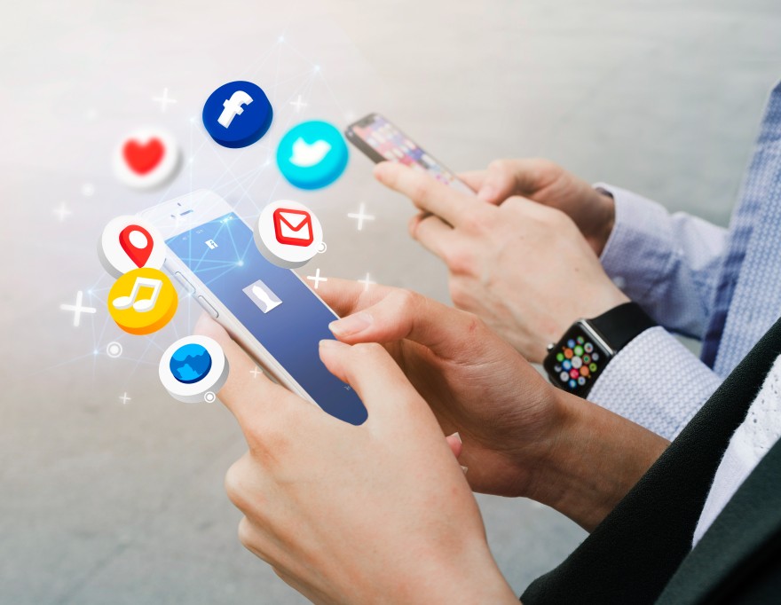 Punya akun sosial tapi belum website? Buat microsite: cepat, murah, kredibel—jembatan efektif dari followers jadi pelanggan nyata.