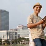 Desa digital memungkinkan perantau kembali membangun kampung dari jauh lewat teknologi, e-commerce, dan layanan publik online.