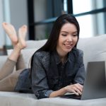 Long-tail query dan kebiasaan pencarian digital makin spesifik. UMKM yang memberi info detail, relevan, dan terpercaya mudah dipilih pembeli.