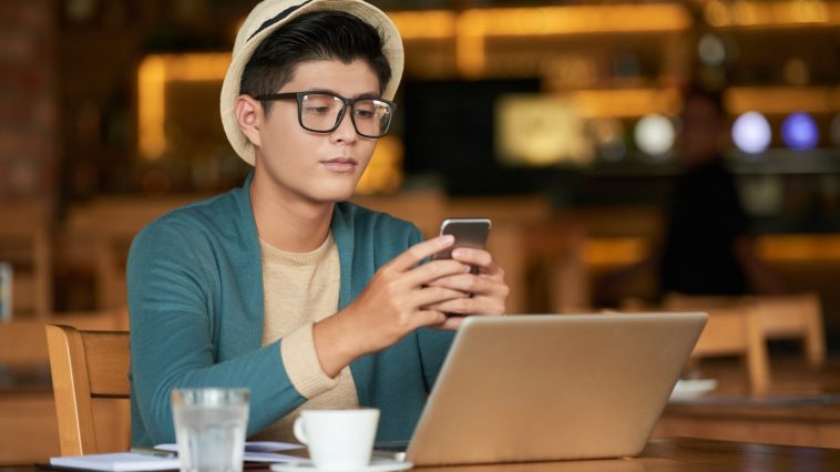 Pengguna internet cari produk lewat long-tail search, mobile micro-moments, review, visual, dan perbandingan omni-channel.