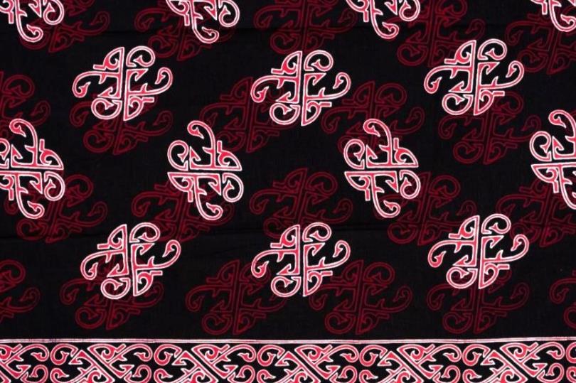 Motif batik โGorga Dalihan Natoluโ dari daerah Sumatra Utara hasil penelitian menggunakan metode turtle graphics.