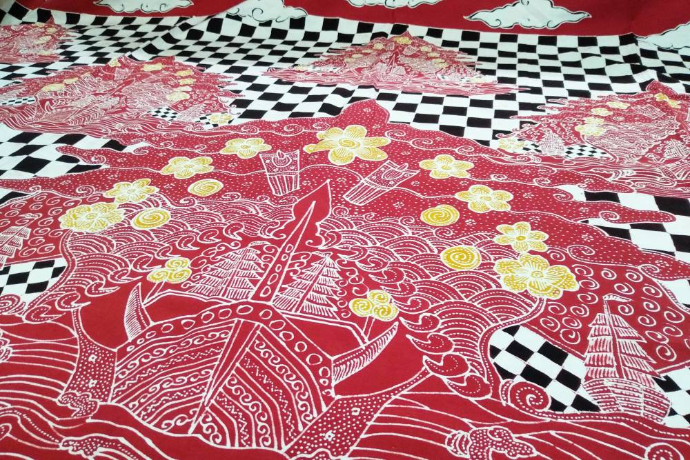 Proses saintifik mengubah naskah kuno Bujangga Manik menjadi motif batik kontemporer menghadirkan cara baru memahami warisan budaya Sunda.