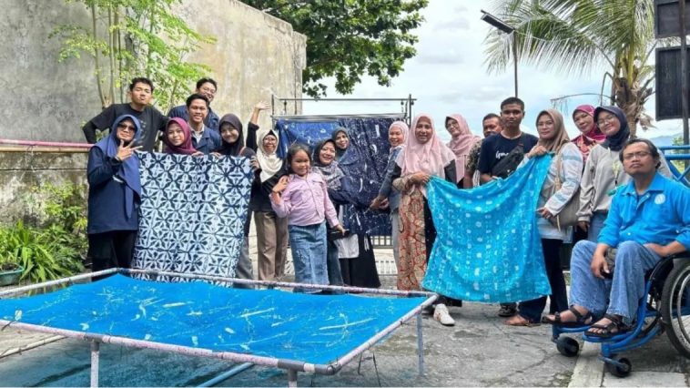 UMS dan PPDK Klaten hadirkan alat ramah disabilitas tingkatkan efisiensi produksi batik difabel, memperluas peluang ekonomi pengrajin batik.
