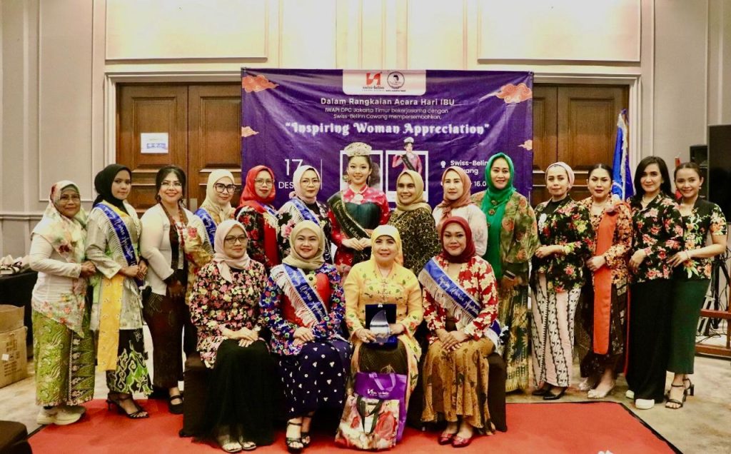 IWAPI Jakarta Timur dan Swiss-Belinn Cawang apresiasi perempuan inspiratif di Hari Ibu 2025 lewat penghargaan, talkshow, dan fashion show.