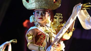 Sembilan gadis Lampung Utara buka Dialog Kebudayaan bersama Menbud Fadli Zon lewat Tari Bedayo Abung Siwo Migo, WBTB 2024.