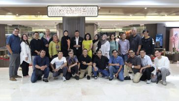 Audiensi Sindikasi Media Nusantara dan Hotel Bidakara Jakarta membahas inovasi layanan, renovasi, dan strategi daya saing industri hotel.