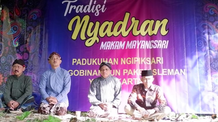 Tradisi Nyadran Ngipiksari di lereng Merapi, jaga gotong royong, syukur, dan harmoni lewat doa, kirab, kenduri, ziarah leluhur.