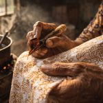 Bagaimana nasib UMKM batik mikro saat pengusaha besar sudah merasakan dampak iklan media massa dan apa peluangnya di era digital?