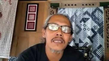 Babaran Batik Weton membaca motif batik melalui konsep waktu Jawa, mengaitkan identitas diri dan kosmologi tradisi.