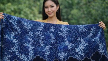 Motif Batik Weton Selasa Wage karya Nurohmad tampilkan api biru, meru bumi, dan Hanata Boga penuh filosofi Jawa.