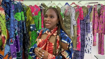 Jejak batik Nusantara dalam sejarah wax prints Afrika Barat, kisah lintas benua dari buku terbitan tahun 1976,