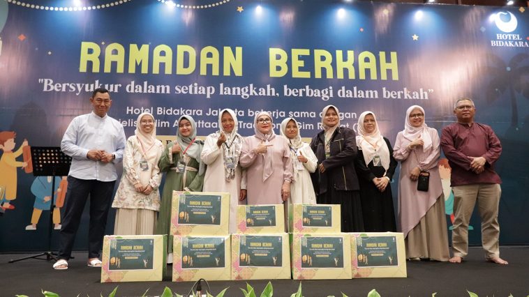 Hotel Bidakara Jakarta rayakan 28 tahun dengan buka bersama 200 anak, dihadiri jajaran komisaris dan direksi.