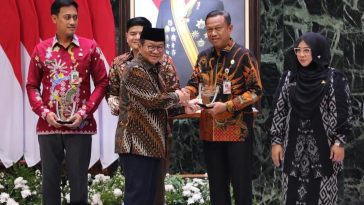Jakarta Timur raih penghargaan pengumpulan ZIS tertinggi DKI Jakarta. Gubernur Pramono Anung apresiasi peran Baznas Bazis.
