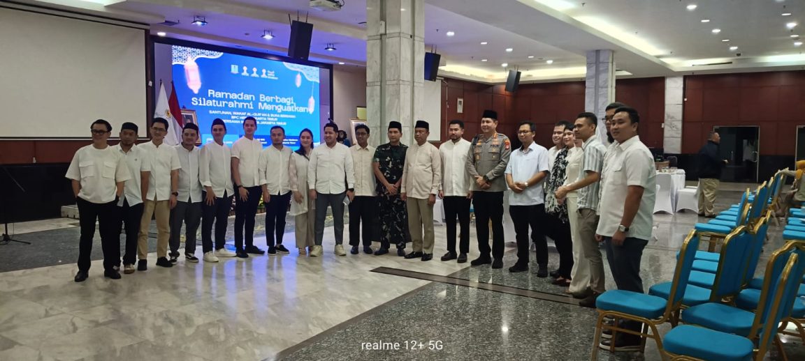 HIPMI Jakarta Timur gelar Ramadan Berbagi bersama Wali Kota, Kapolres, dan Dandim dengan santunan anak yatim serta wakaf Al-Qur’an.