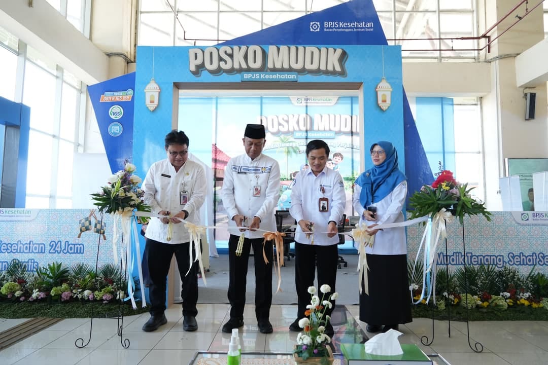 Wali Kota Munjirin resmikan Posko Kesehatan Mudik BPJS Kesehatan 24 jam di Terminal Pulogebang untuk layanan kesehatan pemudik Lebaran.