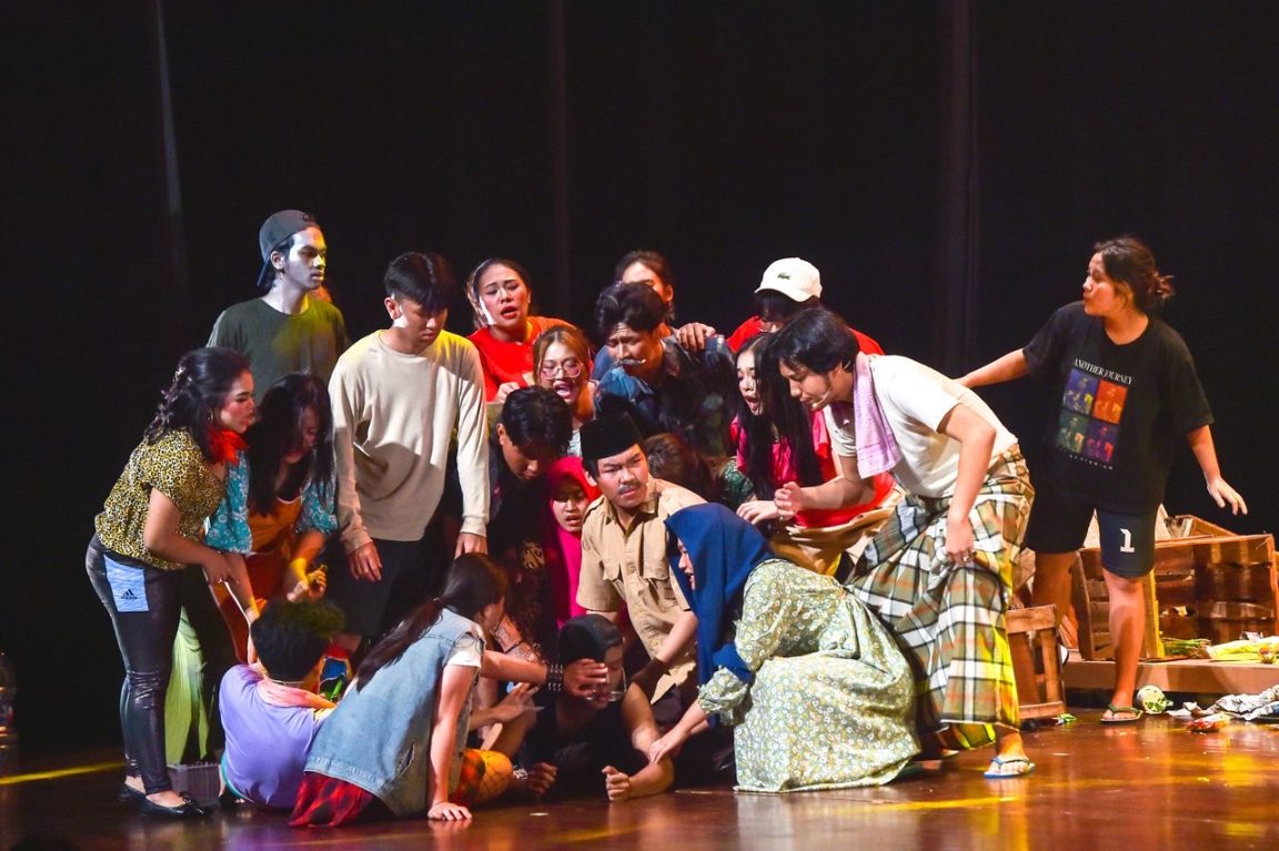 Musikal Pasar Dangdoet di TIM tampilkan kreativitas mahasiswa angkat budaya dangdut jadi teater modern penuh pesan sosial.