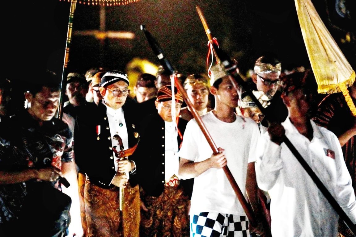 Kirab Pusaka Nusantara 2026 di Borobudur perkuat pelestarian budaya, partisipasi desa, dan pariwisata berkelanjutan Indonesia.