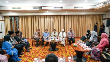 Fadli Zon ajak kolaborasi lintas sektor majukan budaya di Bandung, dorong dana, revitalisasi, dan peran komunitas budaya.