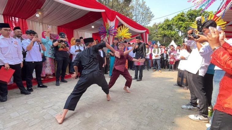 Lebaran Cipayung 2026 resmi dibuka, sajikan seni dan kuliner Betawi, disambut antusias warga sebagai ajang pelestarian budaya lokal.