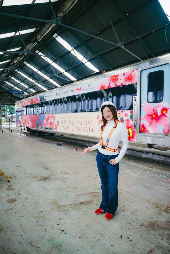 Kolaborasi KAI, Kemenekraf, dan Erika Richardo hadirkan kereta seni di rute Jakarta–Surabaya, rayakan Hari Kartini lewat karya kreatif