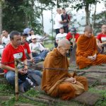 Doa lintas iman di Gunung Padang saat Hari Bumi 2026 gaungkan tobat ekologis, ajak manusia jaga alam dengan kesadaran spiritual.