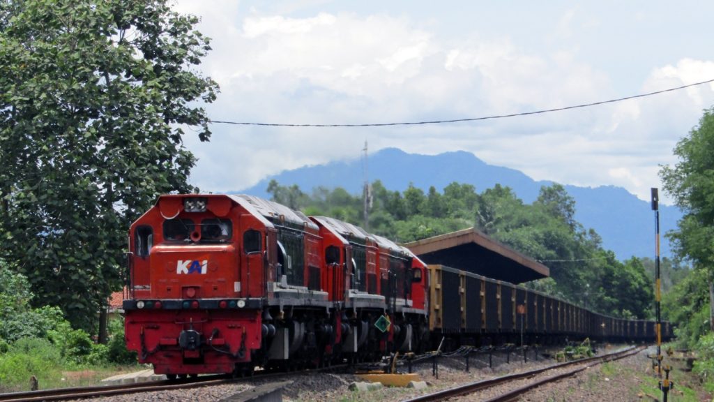 KAI percepat uji B50 jelang 1 Juli 2026, pastikan keselamatan dan layanan tetap optimal sambil dorong transportasi ramah lingkungan.