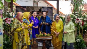 KCBI Bandung rayakan 11 tahun, dorong generasi muda cinta berkain, angkat peran perempuan, dan lestarikan wastra Nusantara.