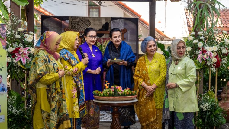 KCBI Bandung rayakan 11 tahun, dorong generasi muda cinta berkain, angkat peran perempuan, dan lestarikan wastra Nusantara.