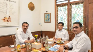 Pemerintah perkuat kolaborasi UMKM dan ekonomi kreatif berbasis kawasan untuk dorong ekonomi rakyat dan pengentasan kemiskinan.