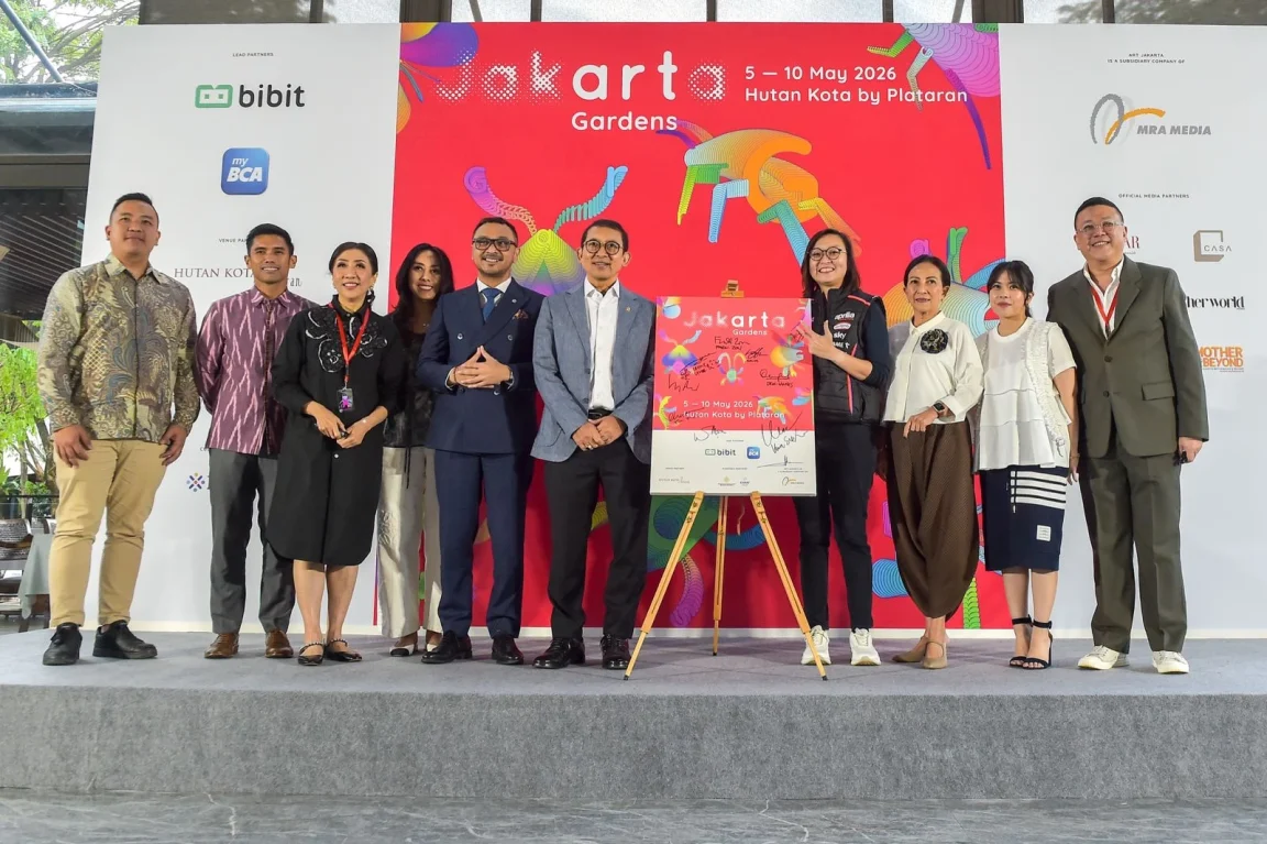 Irene Umar hadiri Art Jakarta Gardens 2026, dorong seni rupa sebagai penggerak ekonomi dan diplomasi budaya Indonesia global.