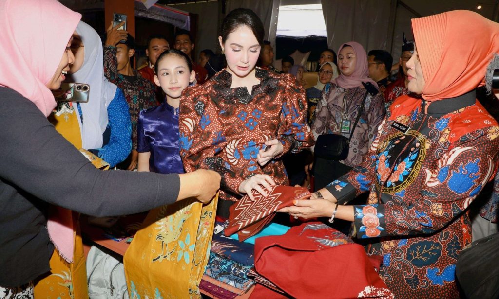 Kampanye Batik Jonegoroan menjadi upaya edukasi budaya lokal untuk membangun rasa cinta batik sejak usia dini.