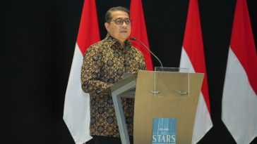 Menteri Ekraf Teuku Riefky Harsya dorong content creator dan digitalisasi UMKM jadi motor baru ekonomi kreatif Indonesia.