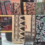 Sejarah Batik Tanah Liek Dharmasraya bermula dari pelatihan membatik di Solo dan Yogyakarta tahun 1995.